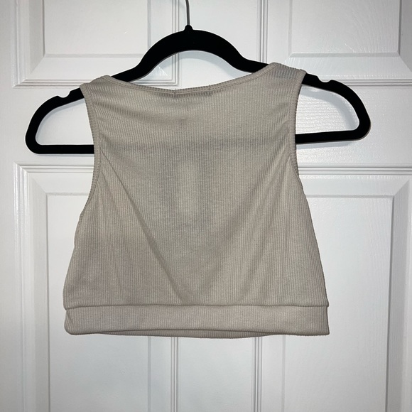 PrettyLittleThing Beige Crop Top | Size: L - Picture 2 of 4